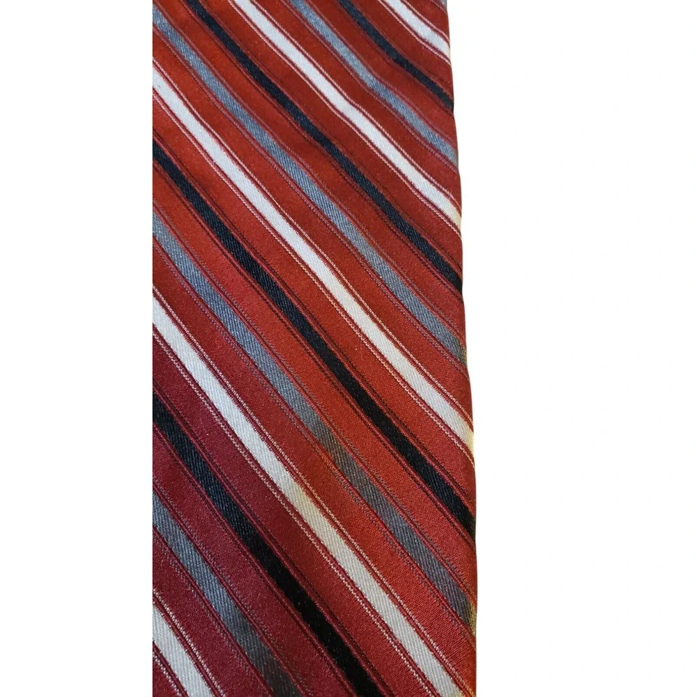 Croft & Barrow Neck Tie‎ Mens Red Black Silver Striped 100% Silk Business Church